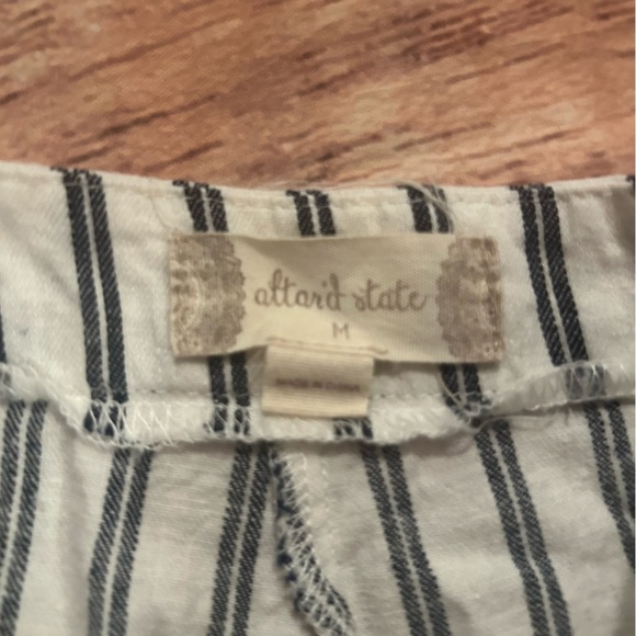 Altar’d State women’s navy/white pin striped skirt size medium - Picture 2 of 6